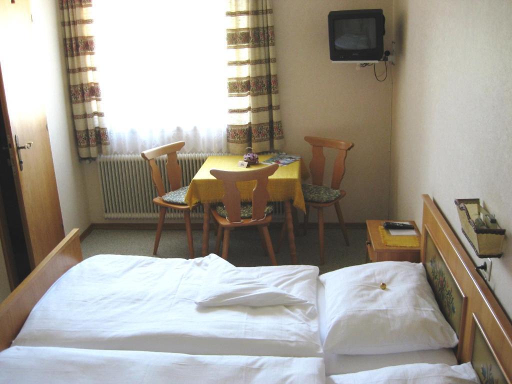 芬斯特诺Privatzimmer Eva Leitgeb住宿加早餐旅馆 外观 照片