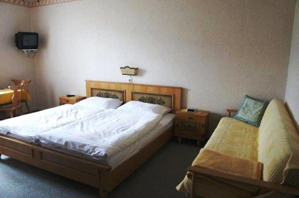 芬斯特诺Privatzimmer Eva Leitgeb住宿加早餐旅馆 外观 照片