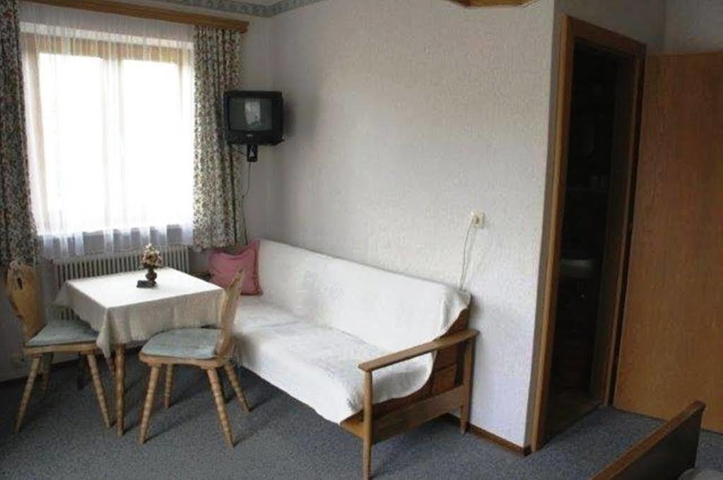 芬斯特诺Privatzimmer Eva Leitgeb住宿加早餐旅馆 外观 照片